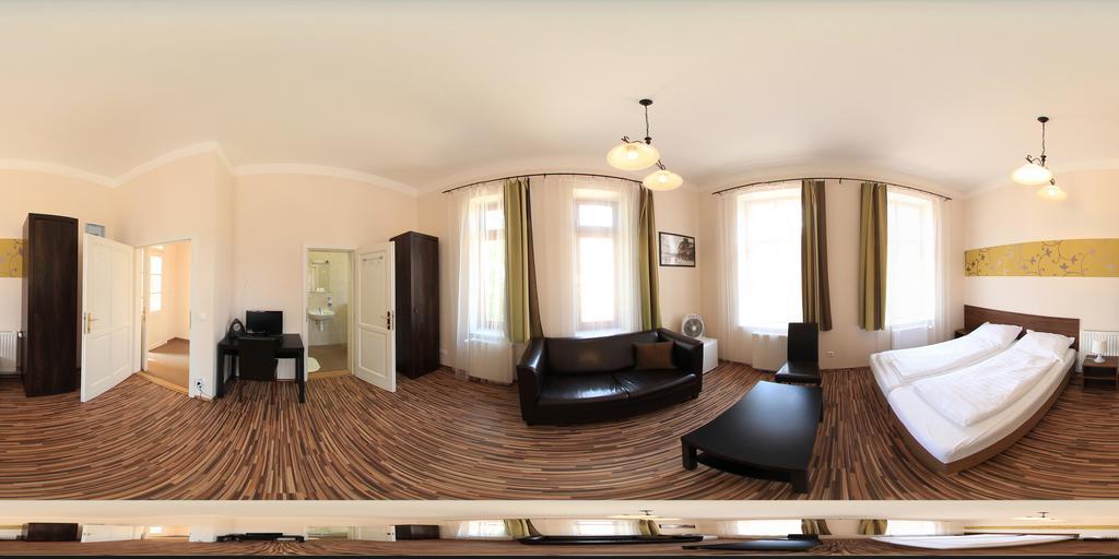 Promenade Panzio Bed and Breakfast Miskolc Buitenkant foto