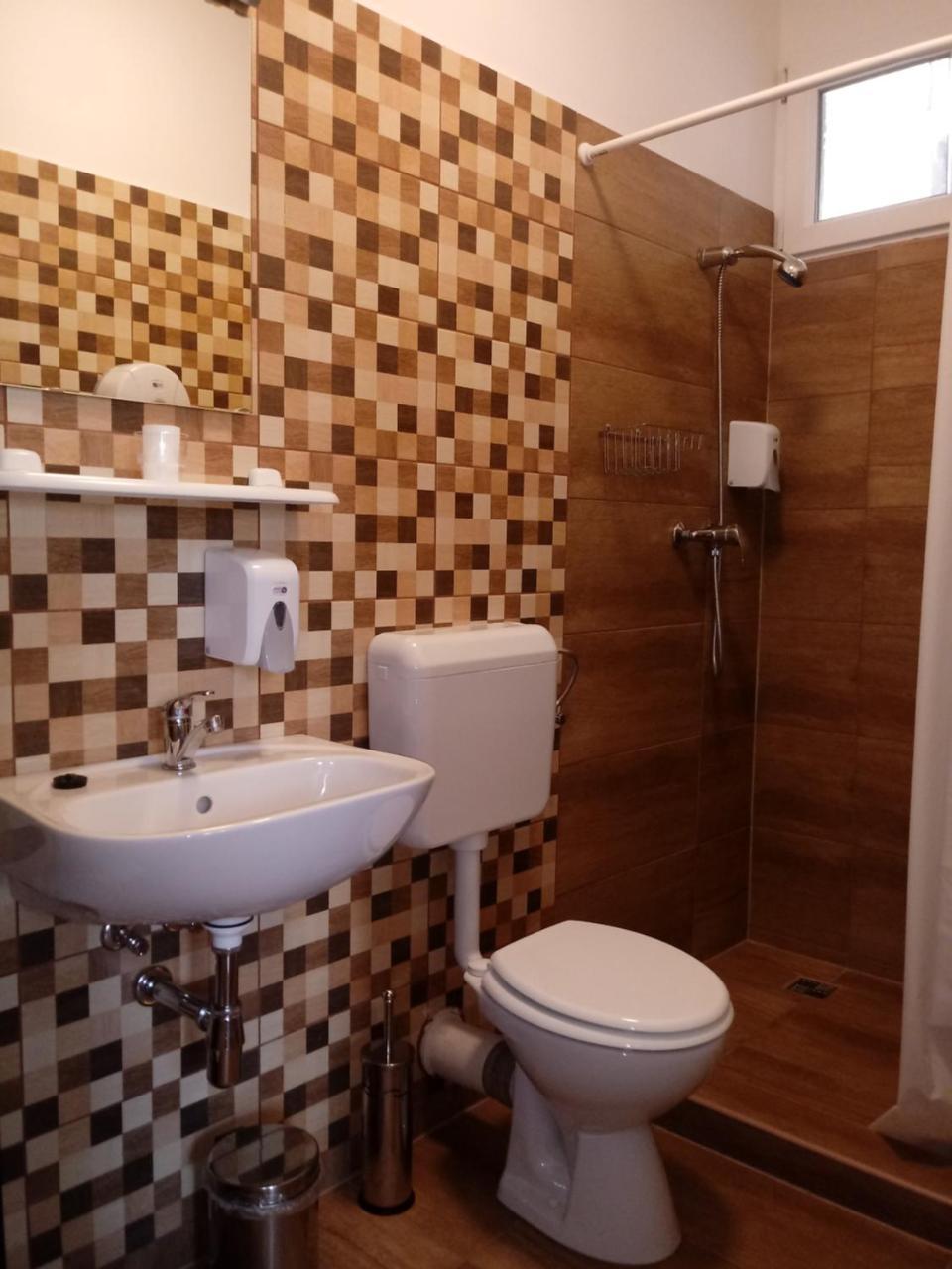 Promenade Panzio Bed and Breakfast Miskolc Buitenkant foto