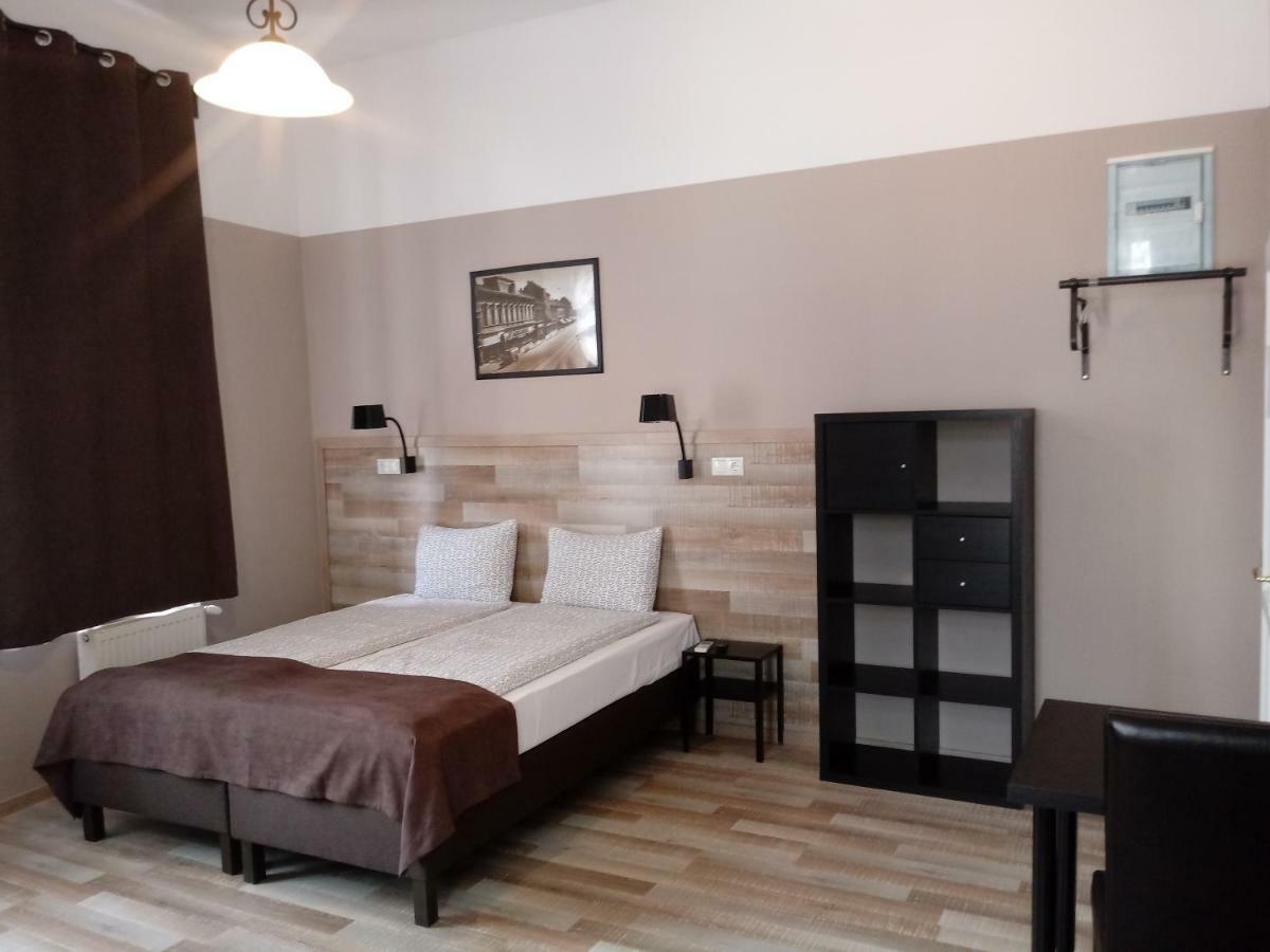 Promenade Panzio Bed and Breakfast Miskolc Buitenkant foto
