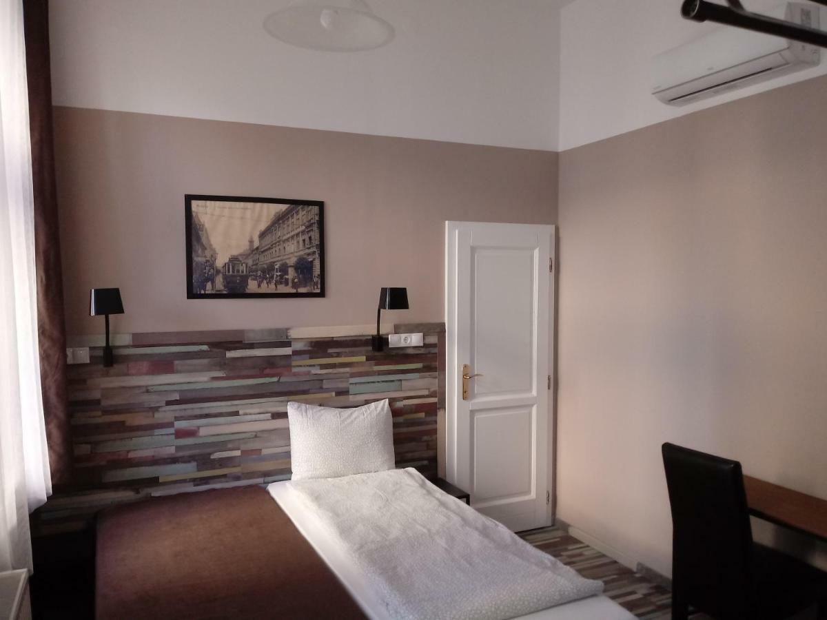 Promenade Panzio Bed and Breakfast Miskolc Buitenkant foto