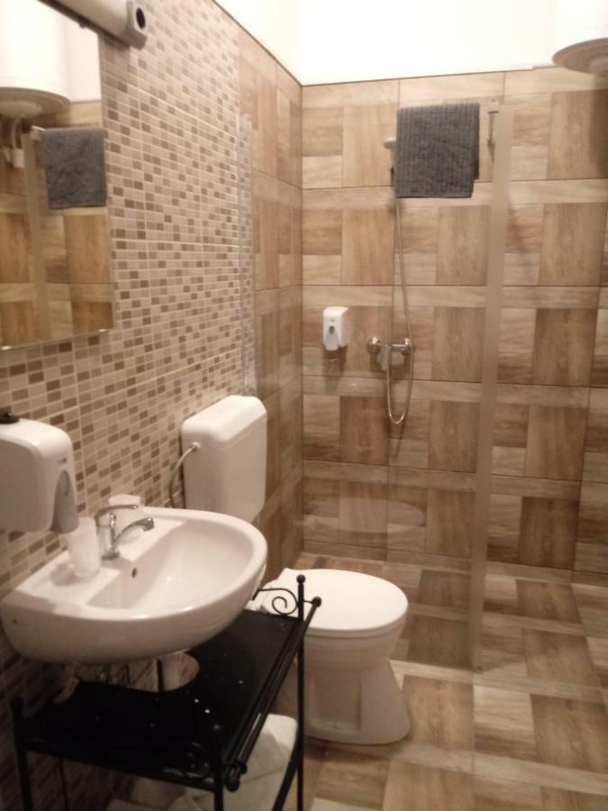 Promenade Panzio Bed and Breakfast Miskolc Buitenkant foto