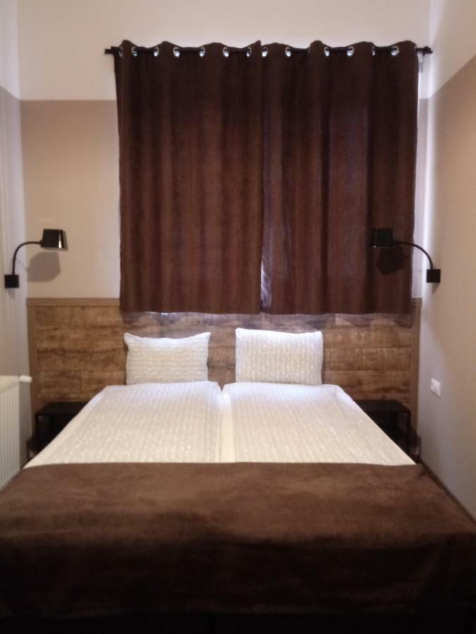 Promenade Panzio Bed and Breakfast Miskolc Buitenkant foto