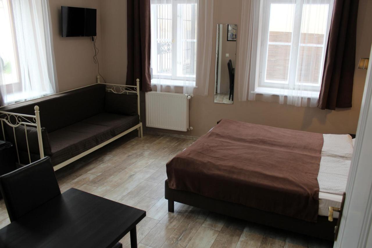 Promenade Panzio Bed and Breakfast Miskolc Buitenkant foto