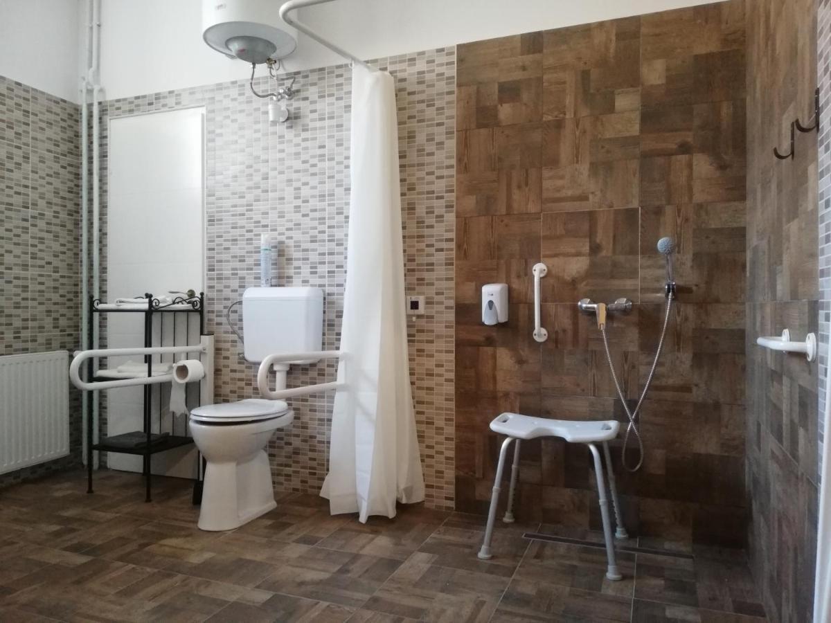 Promenade Panzio Bed and Breakfast Miskolc Buitenkant foto