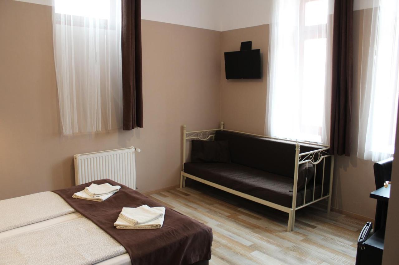 Promenade Panzio Bed and Breakfast Miskolc Buitenkant foto